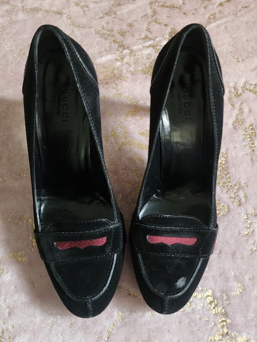 GUCCI | Black Accent Suede Pumps - Picture 4 of 16